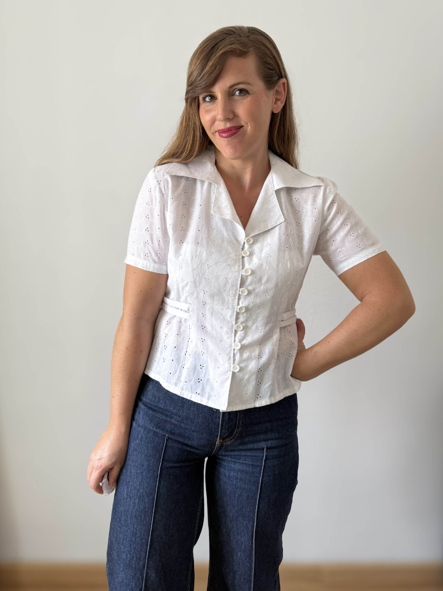 Imagen de Blusa bordada con solapas (2)