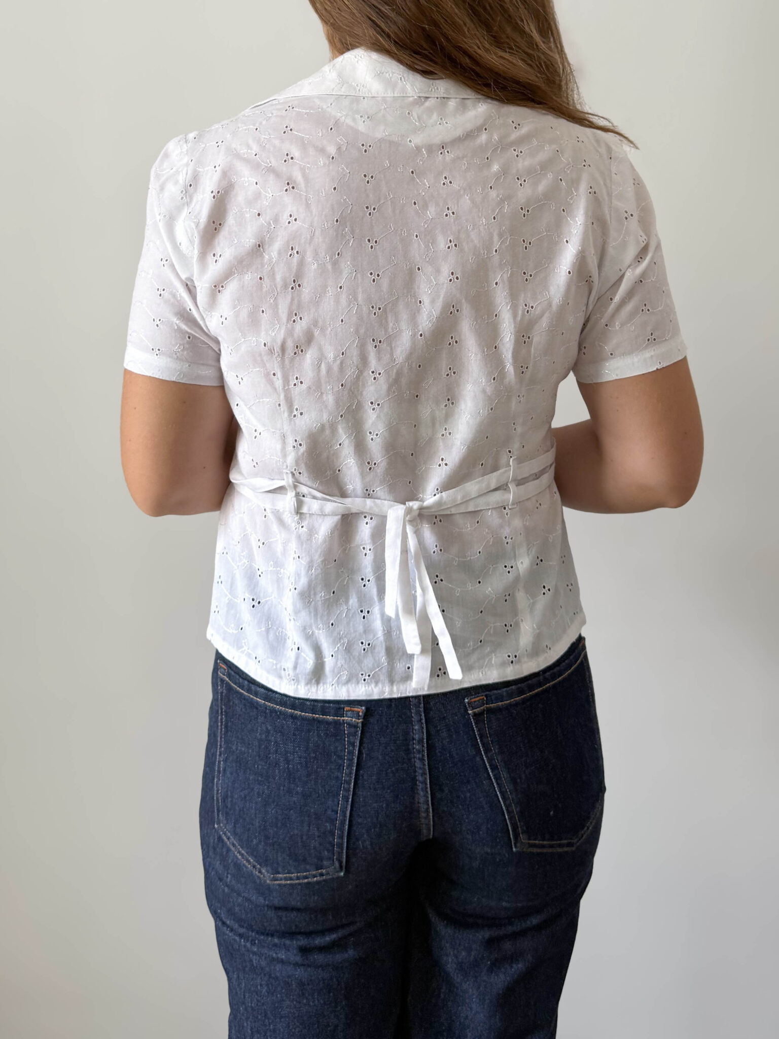 Imagen de Blusa bordada con solapas (3)