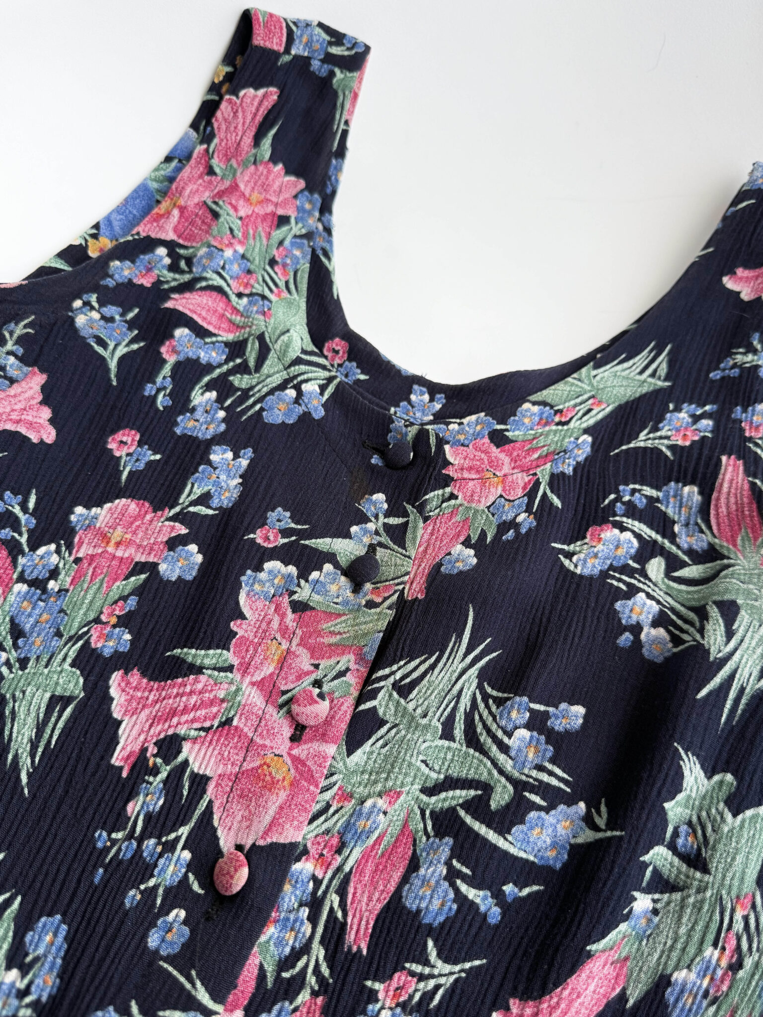 Imagen de Vestido floral con tejido plisado (1)
