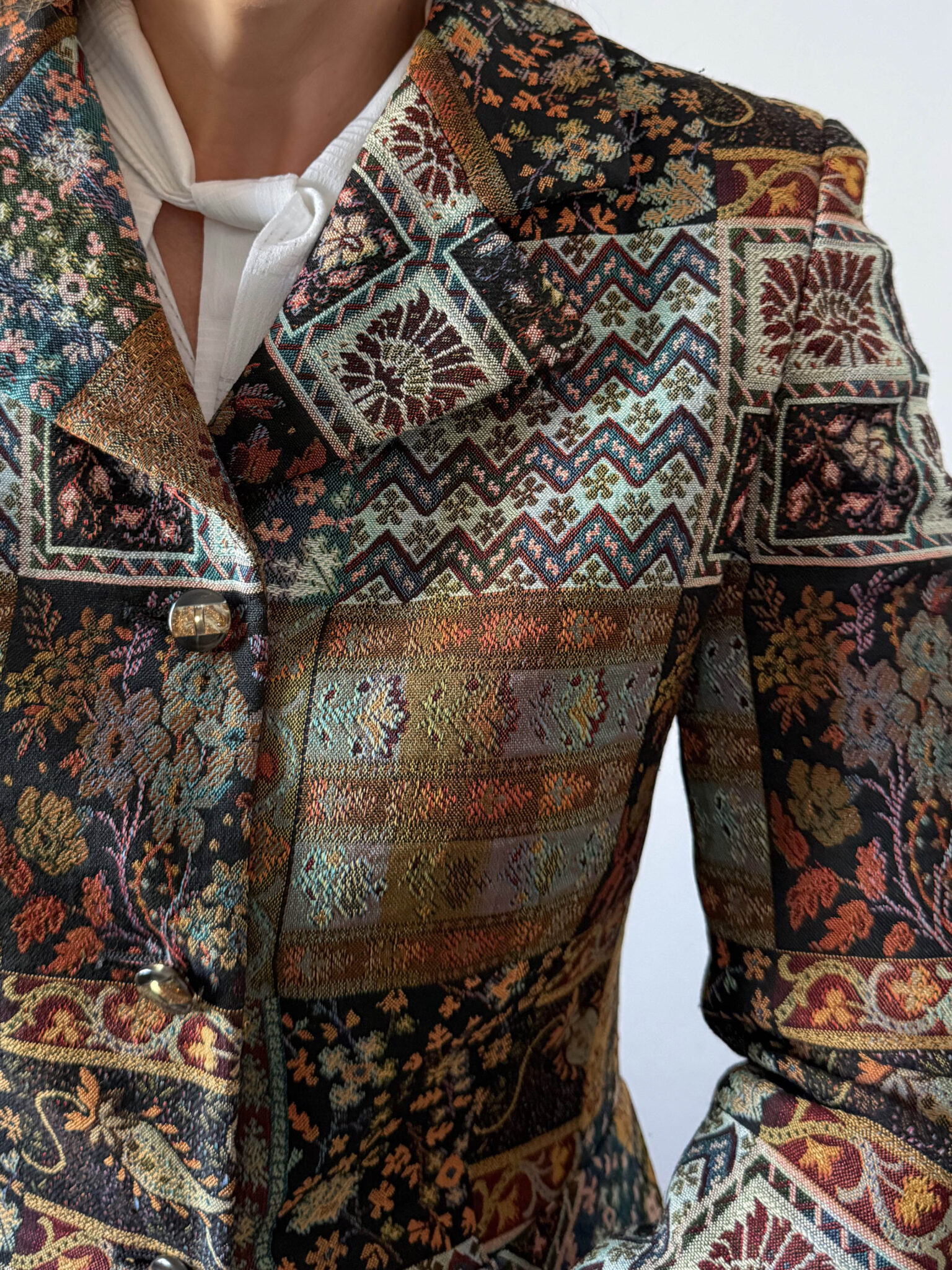 Imagen de Blazer parisina con tejido tapiz (6)
