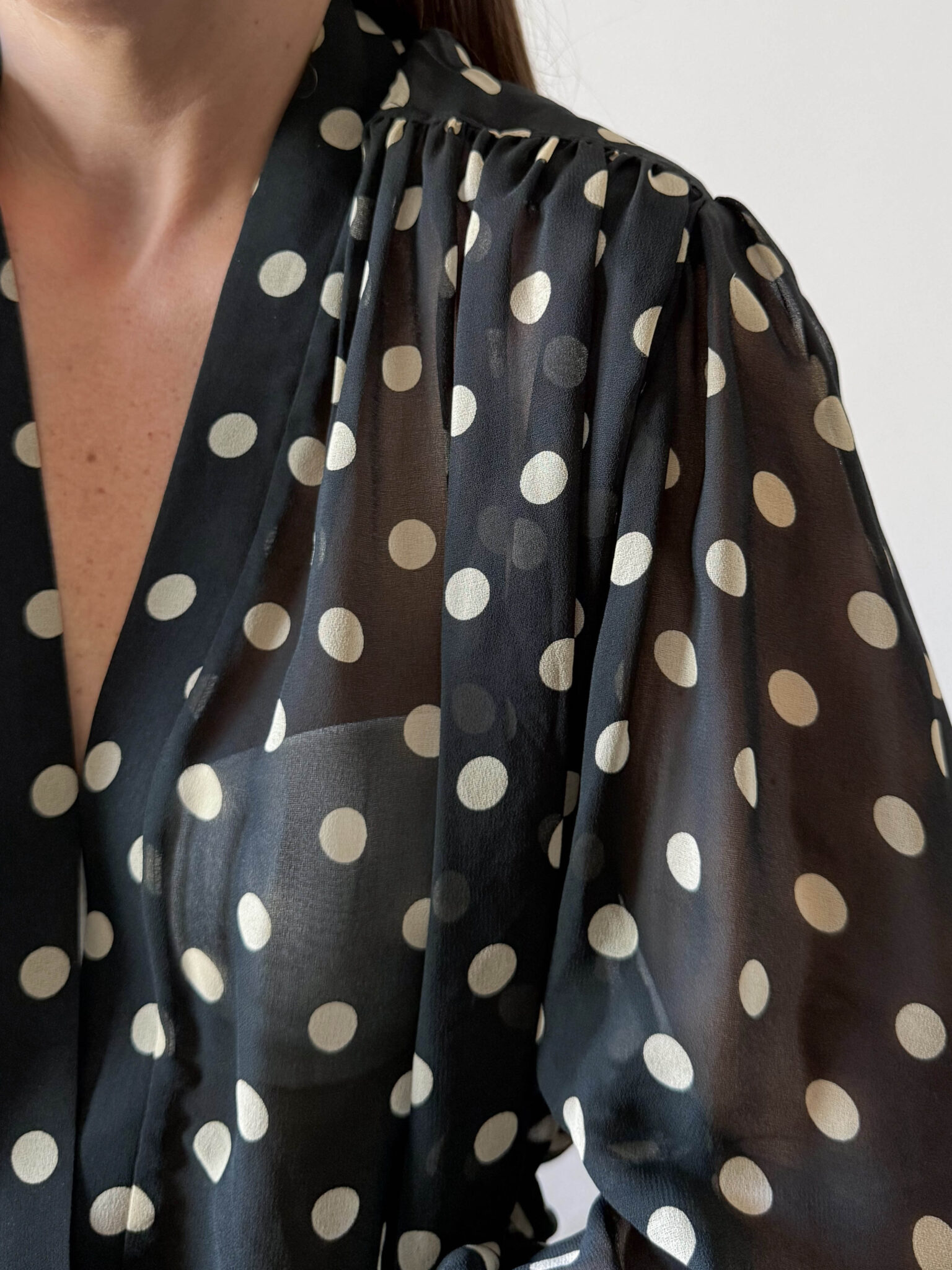 Imagen de Blusa con estampado lunares años70 (12)