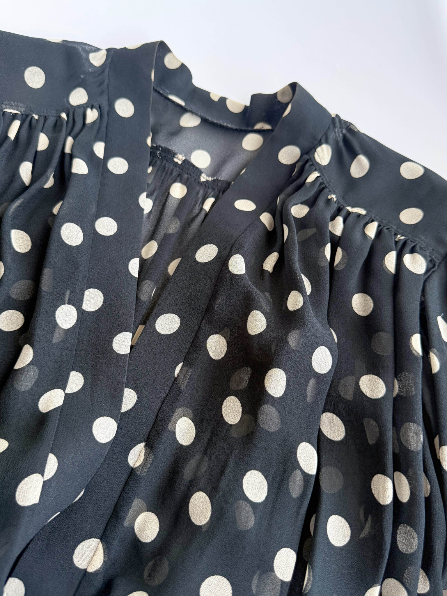 Imagen de Blusa con estampado lunares años70 (9)
