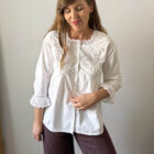 Imagen de Blusa romántica con bordados (1)