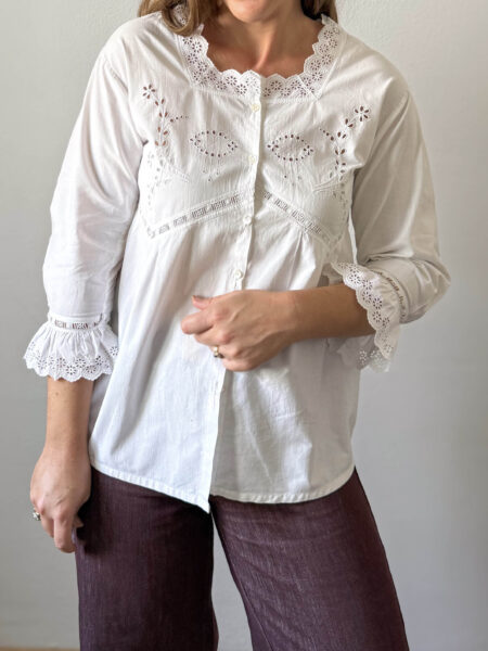 Imagen de Blusa romántica con bordados (4)