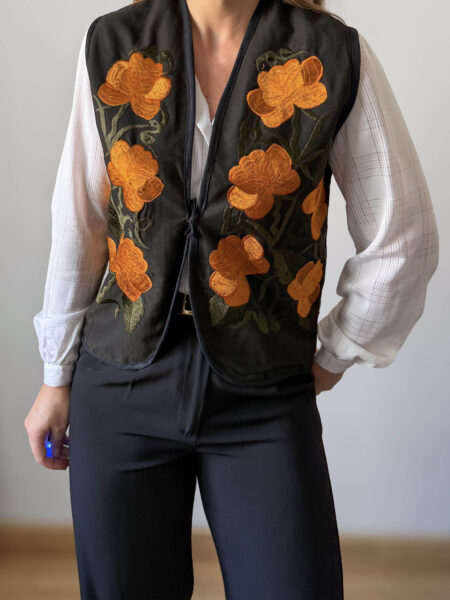 Imagen de Chaleco con bordado floral (3)