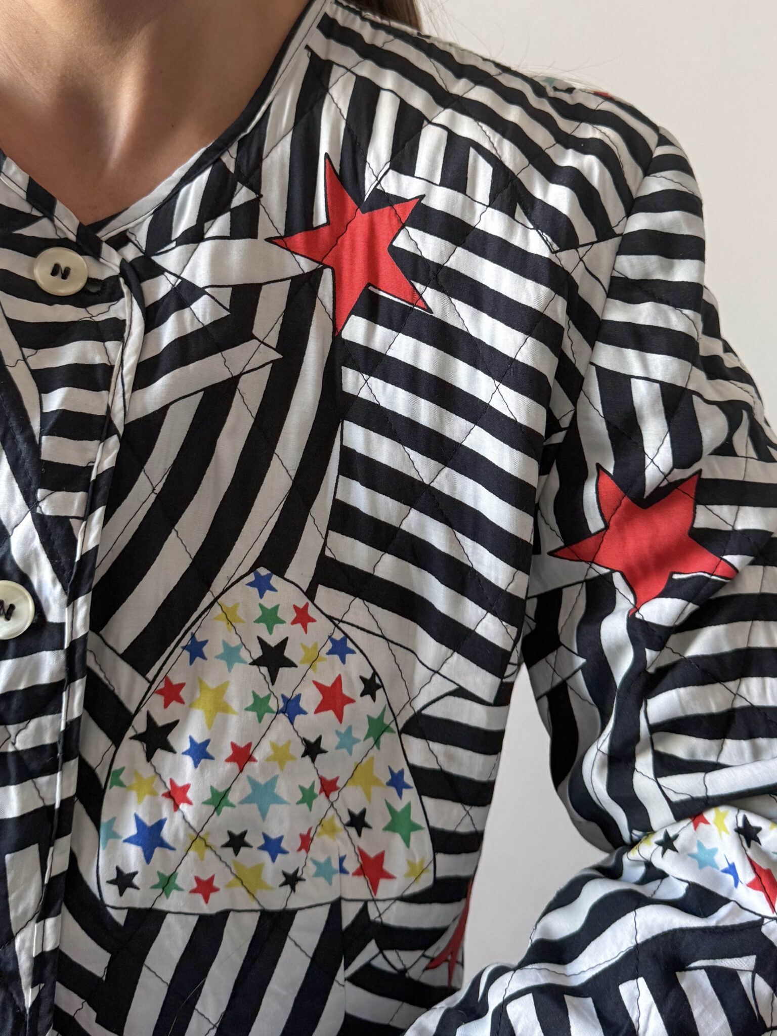 Imagen de Chaqueta acolchada estampado estrellas (5)