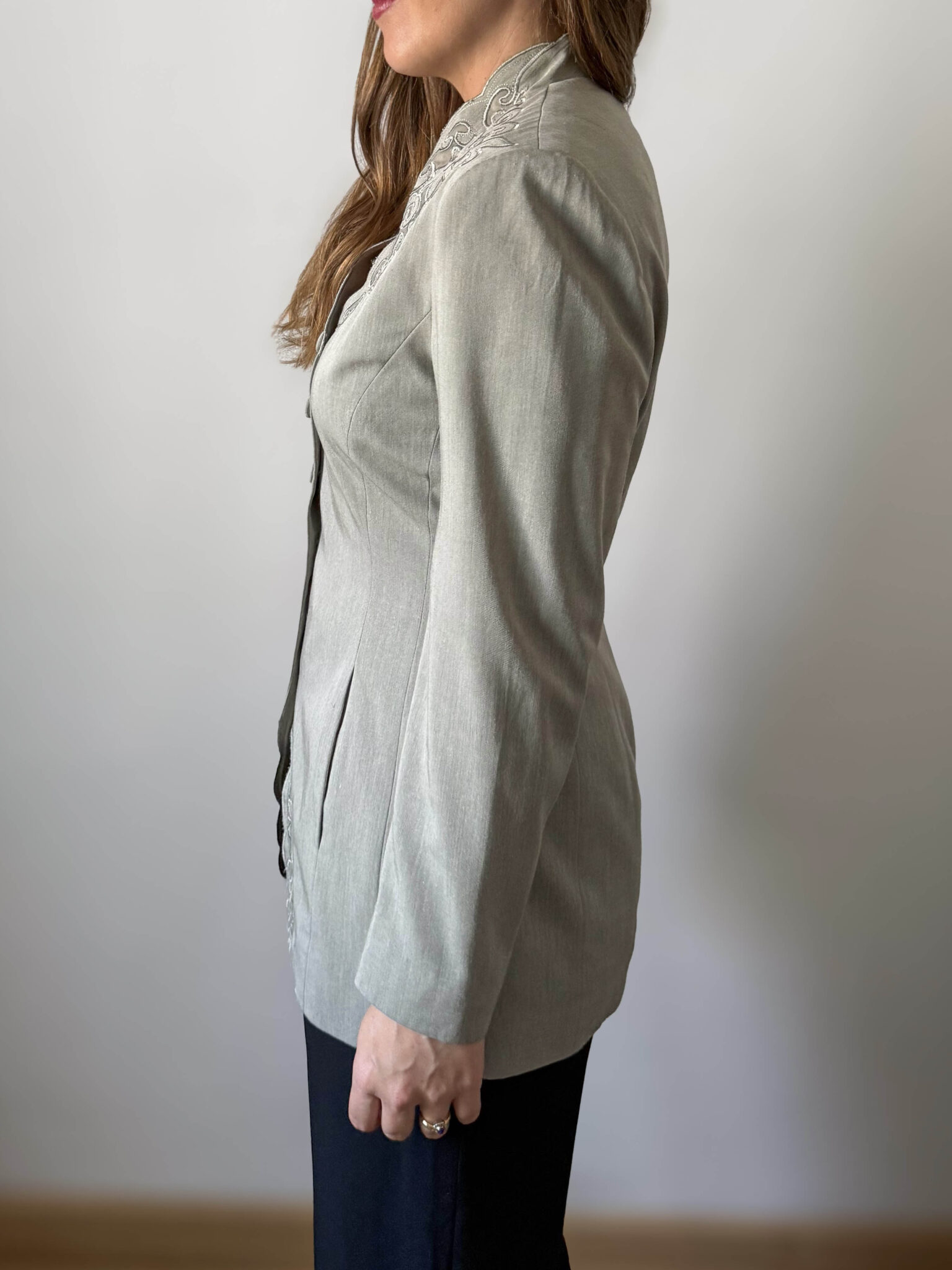Imagen de Chaqueta gris acea bordada (5)