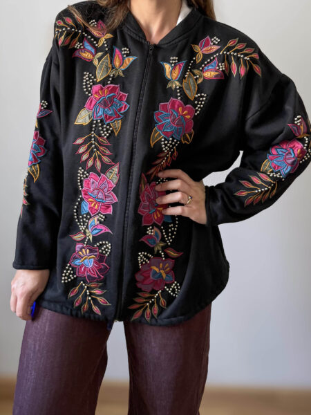Imagen de Sudadera bordada y2k (2)