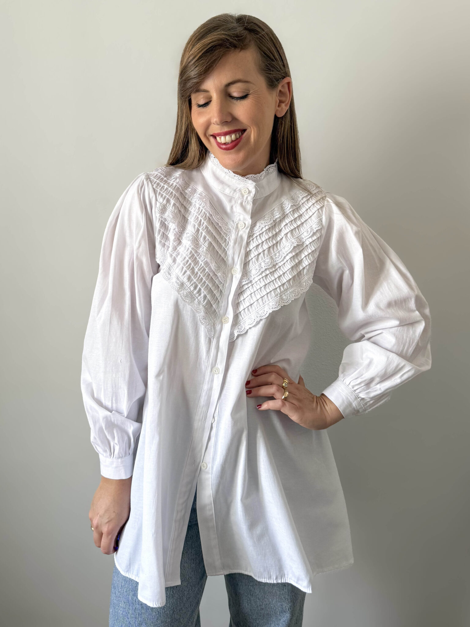 Imagen de Blusa blanca estilo tirolés (1)